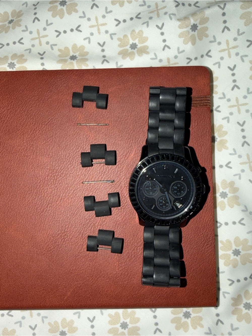 Michael Kors All-Black Chronograph Watch with Extra Links MK5512 - Picture 6 of 6
